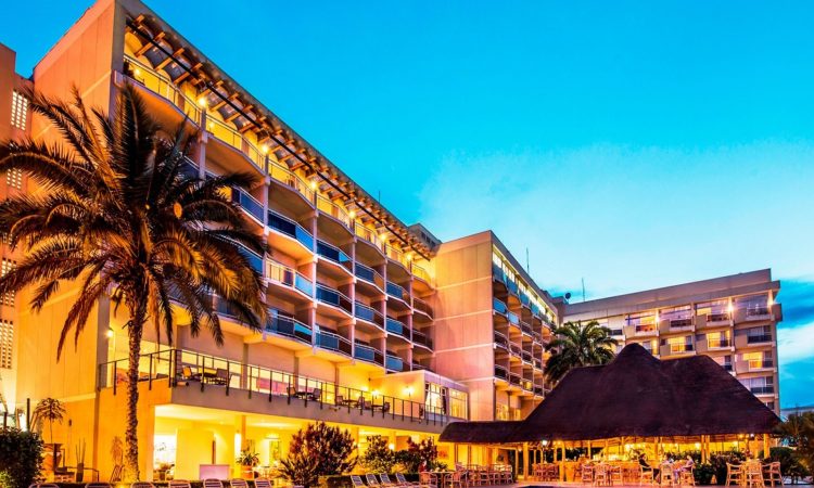 Hôtel des Mille Collines - The True Story Behind 'Hotel Rwanda'