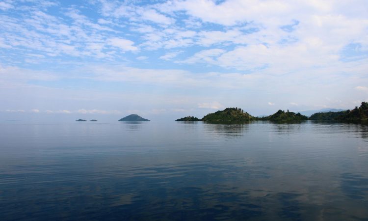 Canoeing in Rwanda - Explore Waterways & Nature